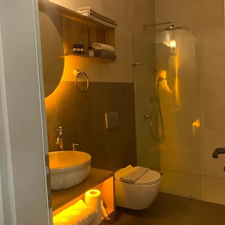 Yuga Hotell