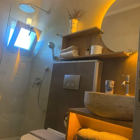 Yuga 2* ألاتشاتي